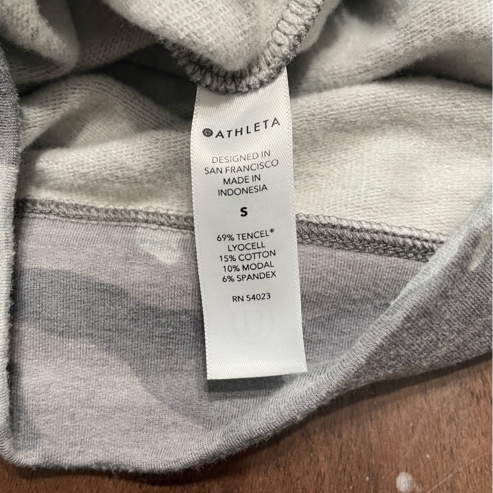 Athleta Balance Pullover - Picture 5 of 7